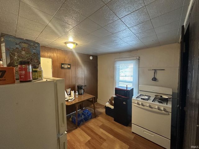 218 N Fourth Avenue, Evansville, IN 47710