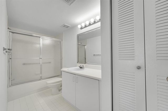 9537 Weldon Circle 202, Fort Lauderdale, FL 33321