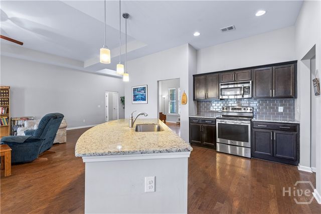 8 Southpark Boulevard, Savannah, GA 31407