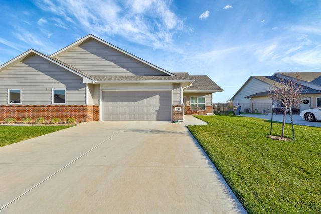 932 N Cloverleaf St, Goddard, KS 67052