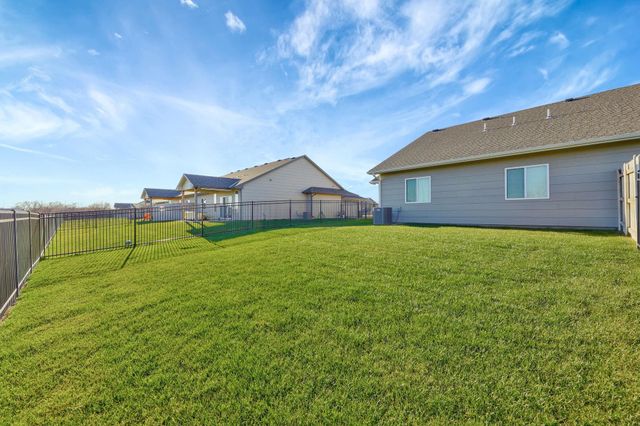 932 N Cloverleaf St, Goddard, KS 67052