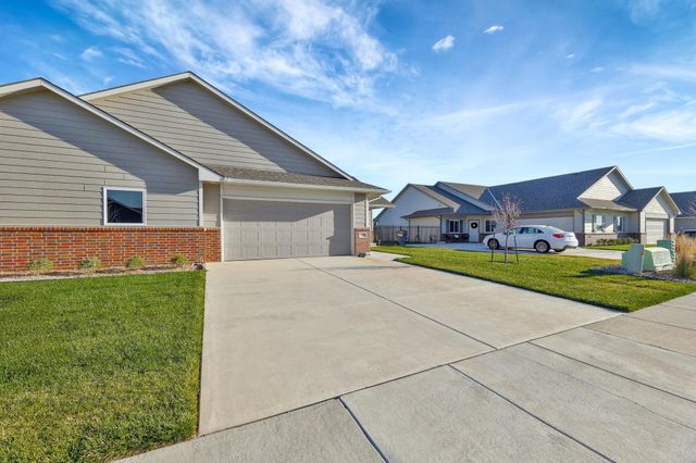 932 N Cloverleaf St, Goddard, KS 67052