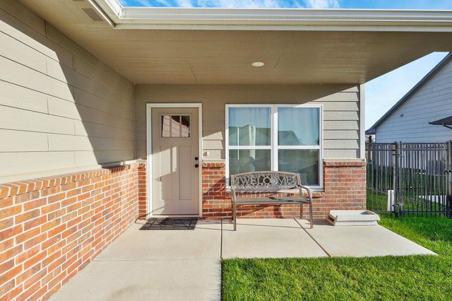 932 N Cloverleaf St, Goddard, KS 67052