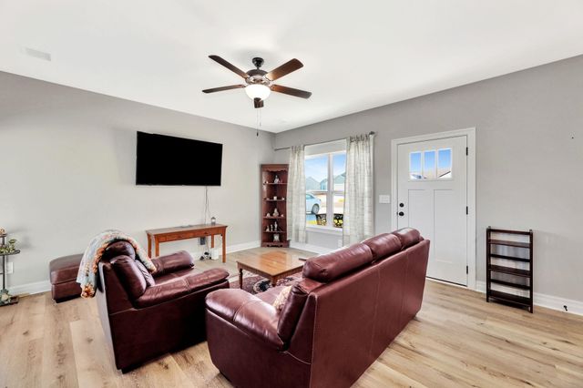 932 N Cloverleaf St, Goddard, KS 67052