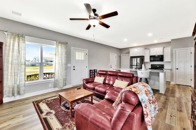 932 N Cloverleaf St, Goddard, KS 67052