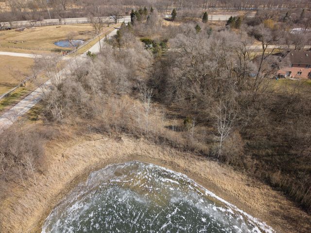 39976 Jonathan Knolls Lane, Wadsworth, IL 60083