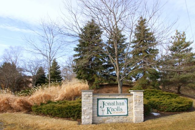 39976 Jonathan Knolls Lane, Wadsworth, IL 60083