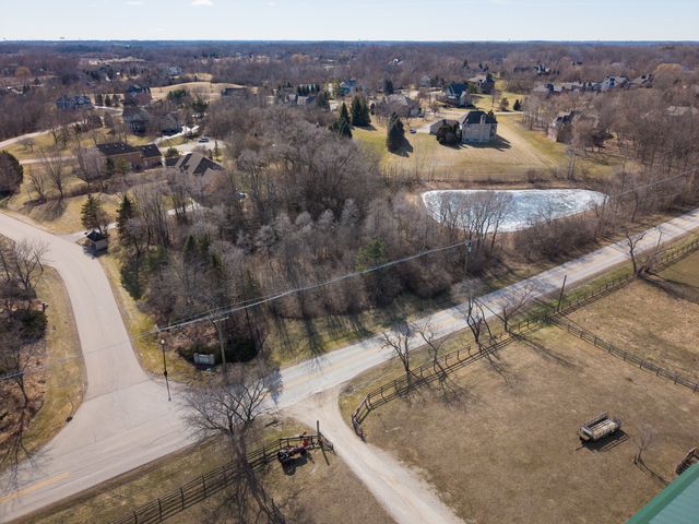 39976 Jonathan Knolls Lane, Wadsworth, IL 60083
