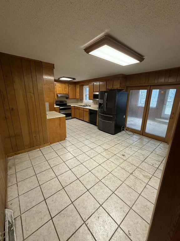 Image 10 of property listing at 3871 Karen Drive, North Charleston, SC 29405