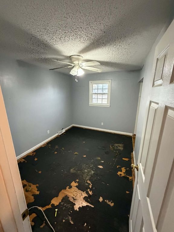 Image 2 of property listing at 3871 Karen Drive, North Charleston, SC 29405