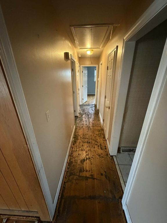 Image 8 of property listing at 3871 Karen Drive, North Charleston, SC 29405