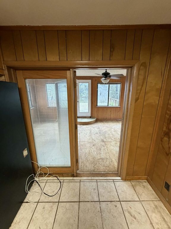 Image 9 of property listing at 3871 Karen Drive, North Charleston, SC 29405