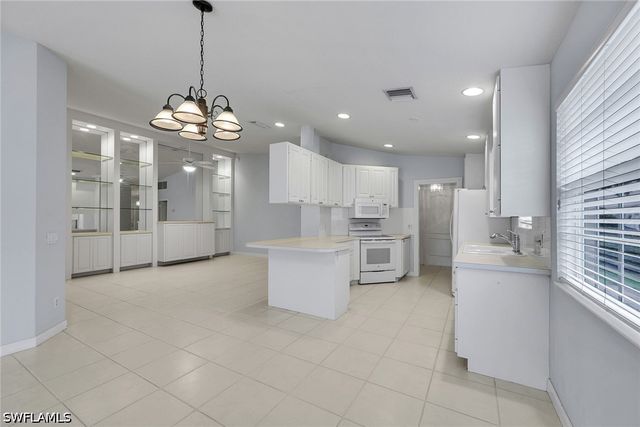 4922 Kingston WAY, Naples, FL 34119