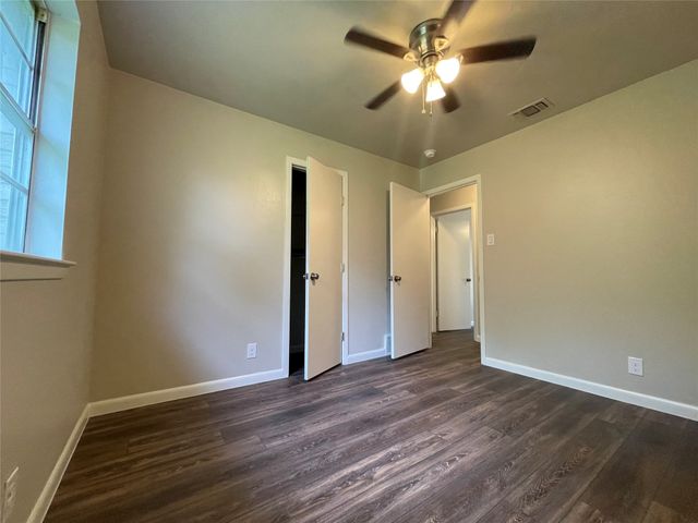 613 E Mustang Street, Crowley, TX 76036