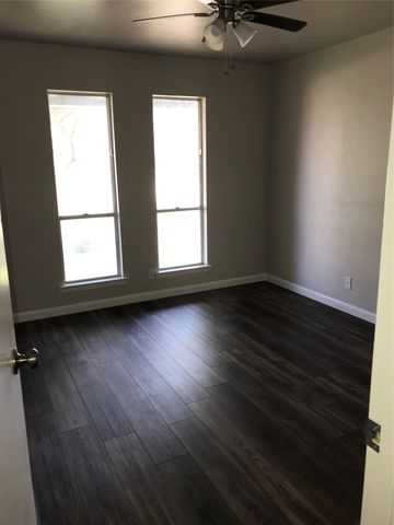 613 E Mustang Street, Crowley, TX 76036