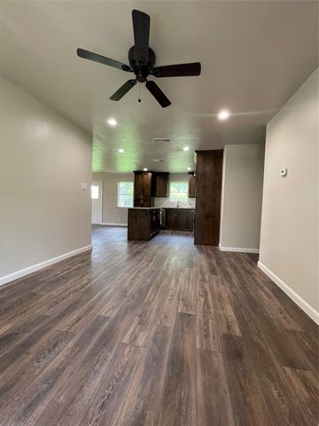 613 E Mustang Street, Crowley, TX 76036