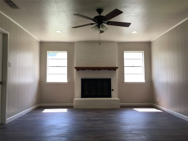 613 E Mustang Street, Crowley, TX 76036