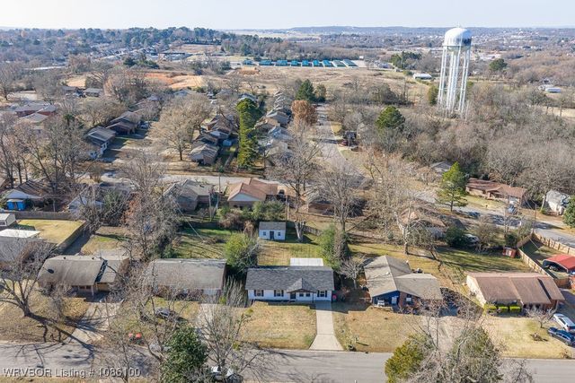 1503 14th Circle, Barling, AR 72923