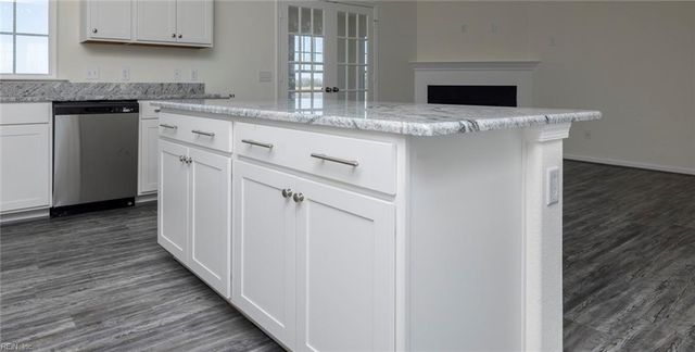 105 Corcoran LN, Suffolk, VA 23434