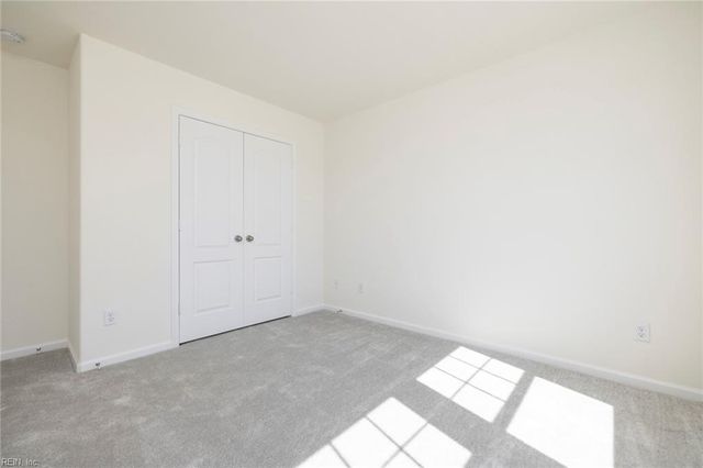 105 Corcoran LN, Suffolk, VA 23434