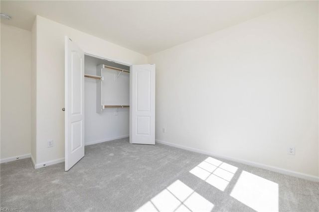 105 Corcoran LN, Suffolk, VA 23434