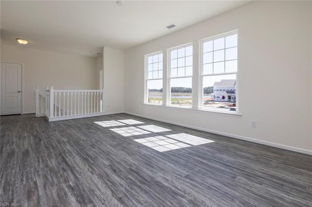 105 Corcoran LN, Suffolk, VA 23434