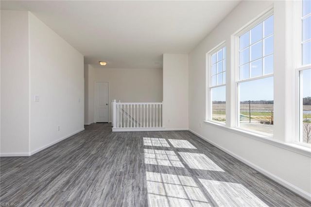 105 Corcoran LN, Suffolk, VA 23434