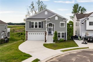 105 Corcoran LN, Suffolk, VA 23434