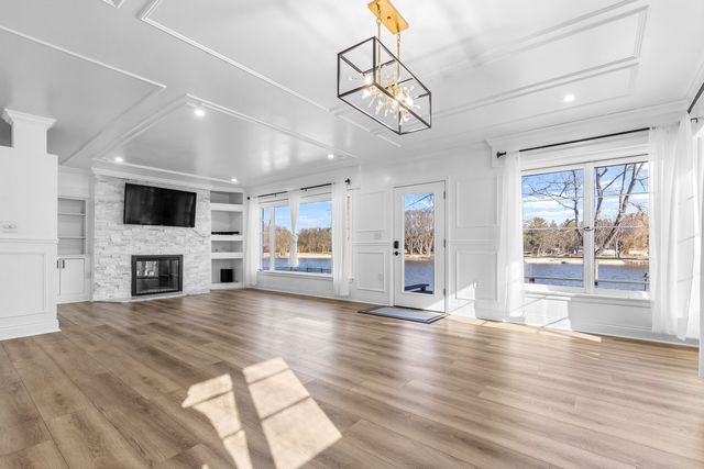 8239 BEACH Drive, Rockford, IL 61103