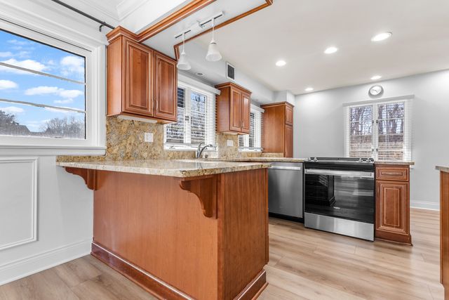 8239 BEACH Drive, Rockford, IL 61103