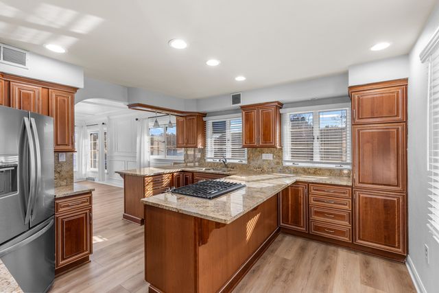 8239 BEACH Drive, Rockford, IL 61103