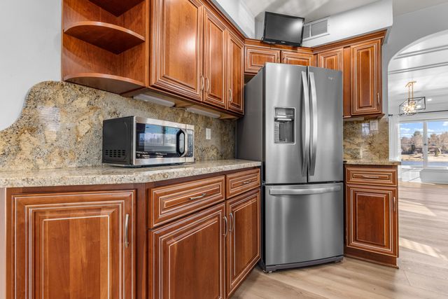 8239 BEACH Drive, Rockford, IL 61103