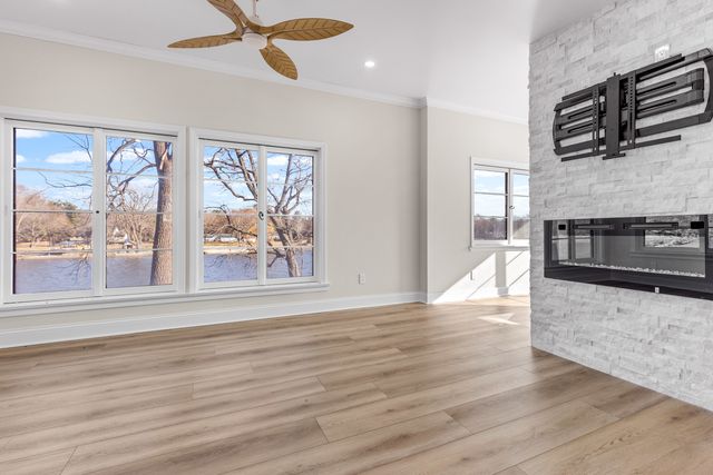 8239 BEACH Drive, Rockford, IL 61103