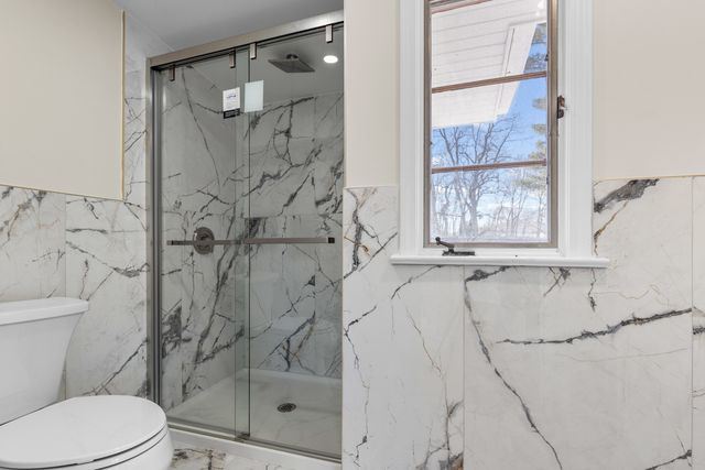 8239 BEACH Drive, Rockford, IL 61103