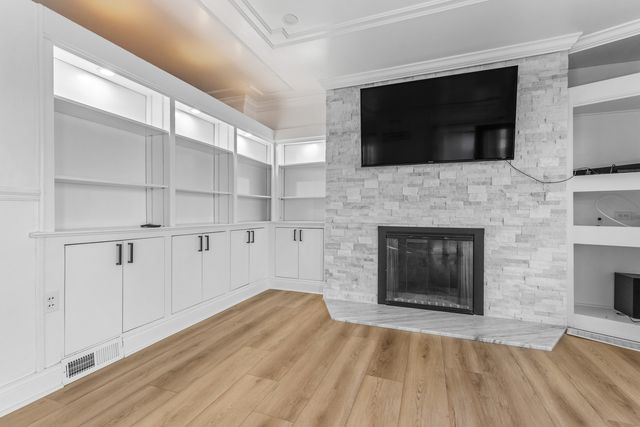 8239 BEACH Drive, Rockford, IL 61103