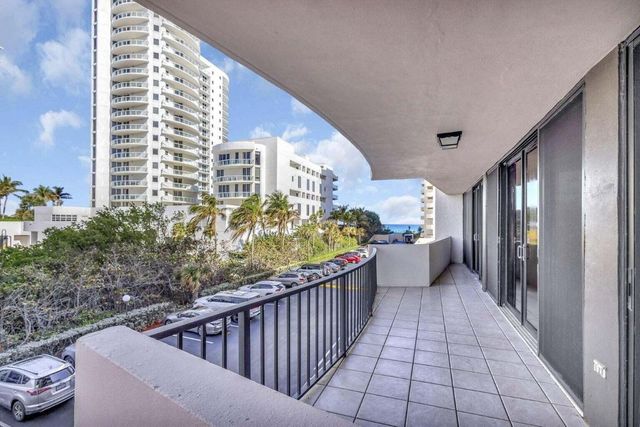 4200 N Ocean Drive 2-201, Singer Island, FL 33404