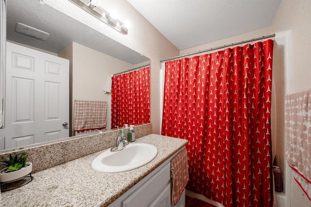 1935 Madison Drive, Madera, CA 93638