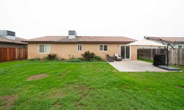 1935 Madison Drive, Madera, CA 93638