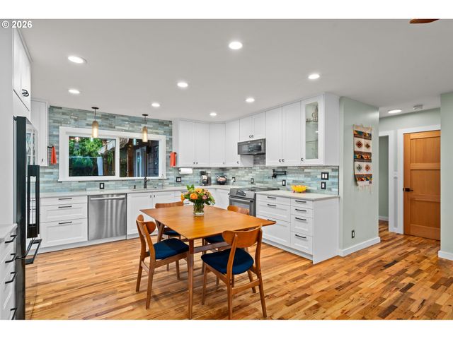 7452 Se 49TH Ave, Portland, OR 97206