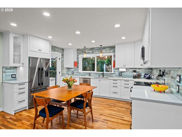 7452 Se 49TH Ave, Portland, OR 97206