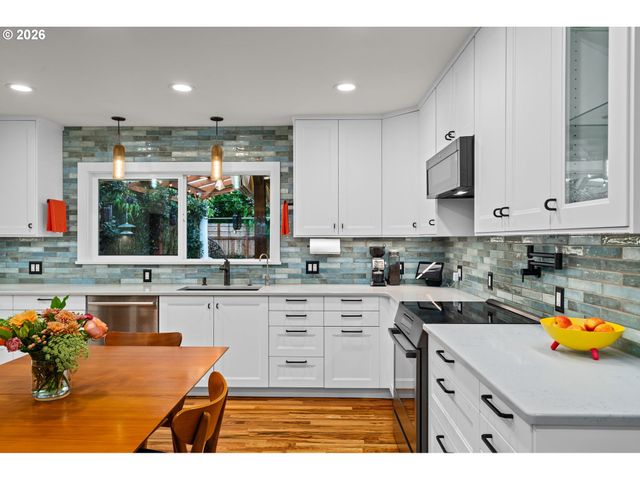 7452 Se 49TH Ave, Portland, OR 97206