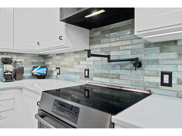 7452 Se 49TH Ave, Portland, OR 97206