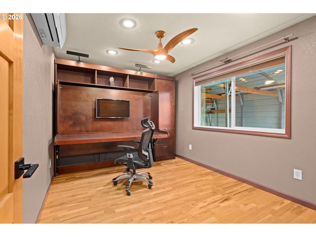 7452 Se 49TH Ave, Portland, OR 97206