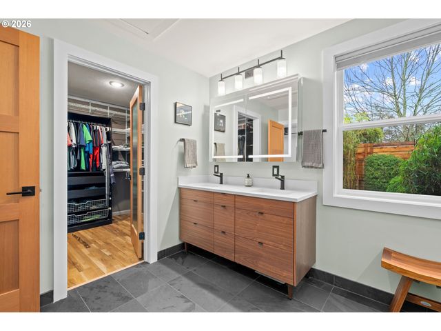 7452 Se 49TH Ave, Portland, OR 97206