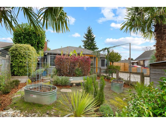 7452 Se 49TH Ave, Portland, OR 97206