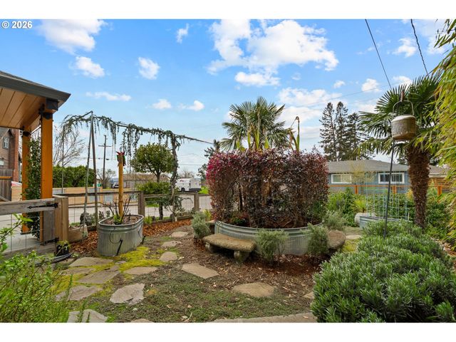 7452 Se 49TH Ave, Portland, OR 97206