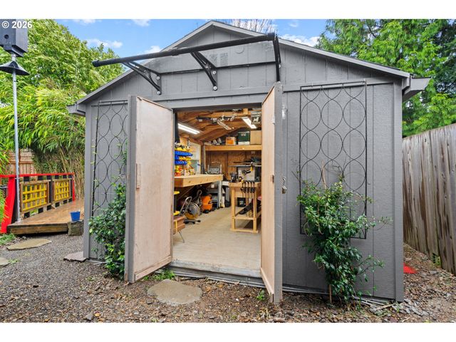 7452 Se 49TH Ave, Portland, OR 97206