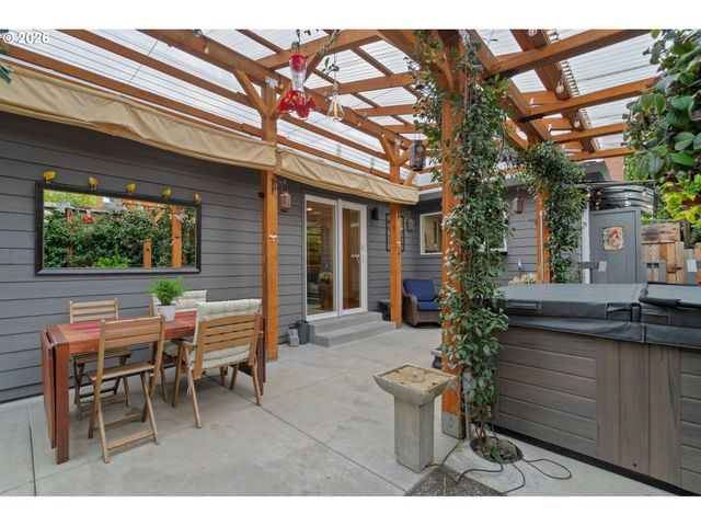 7452 Se 49TH Ave, Portland, OR 97206