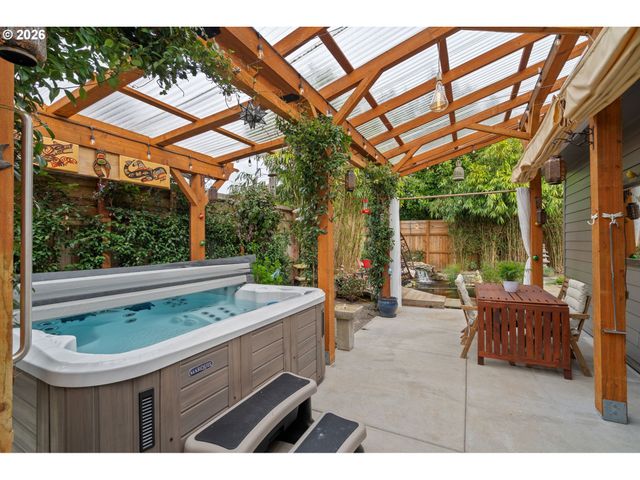 7452 Se 49TH Ave, Portland, OR 97206