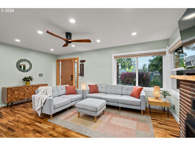 7452 Se 49TH Ave, Portland, OR 97206